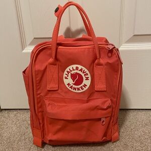 Fjall Raven Kanken Backpack